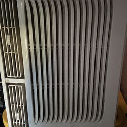 Window AC Unit 