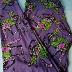 LuLaRoe Women's Buttery-Soft Leggings, One Size - Purple Kangaroo 