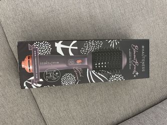 Brand New Hauteness Brush 
