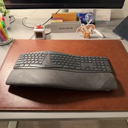 Logitech ERGO K860 Ergonomic Keyboard – Excellent Condition