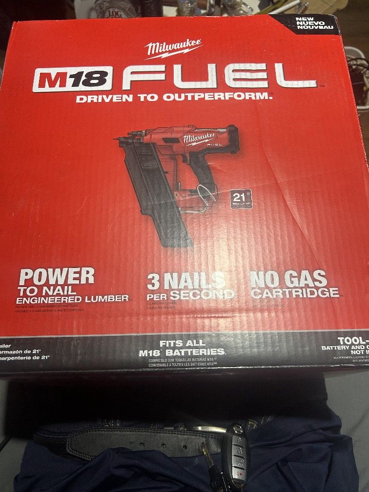 Milwaukee Nail Gun M 18