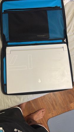 Alienware x17 r2 Gaming Laptop