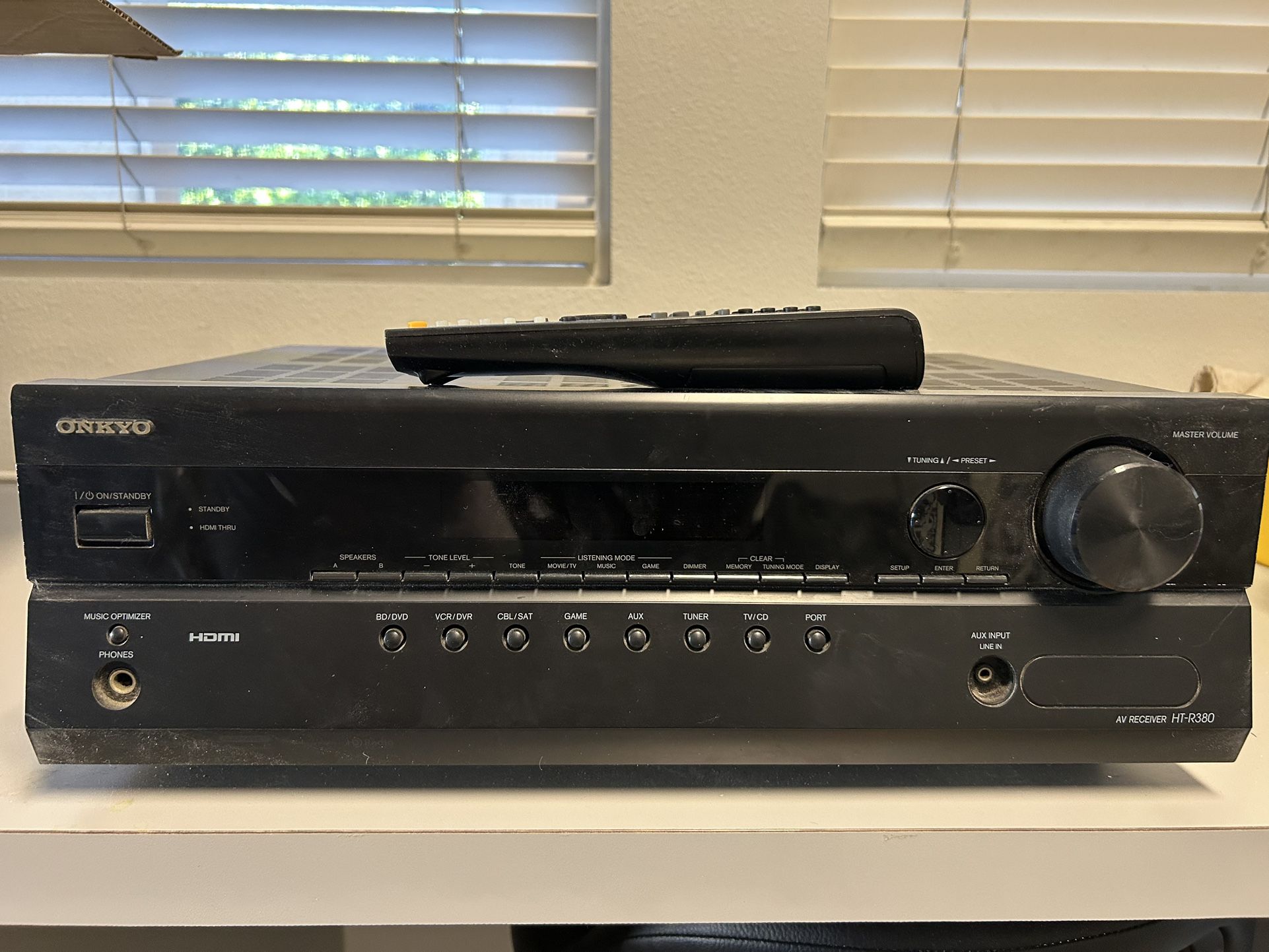 Onkyo AV Reciever HT-R380