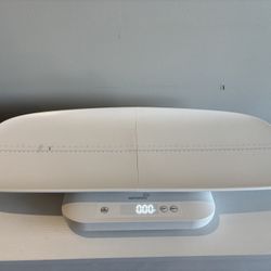 GrownsY Digital Baby Scale w/ Length Ruler – Like New