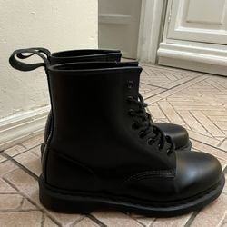 Dr. Martens 1460 MONO SMOOTH LEATHER