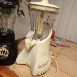 Smoothie Z Blender w/spout