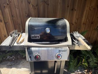 Weber Spirit 2-Burner Gas Grill