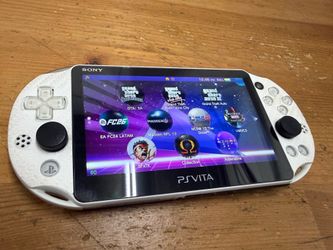 PS Vita 2000