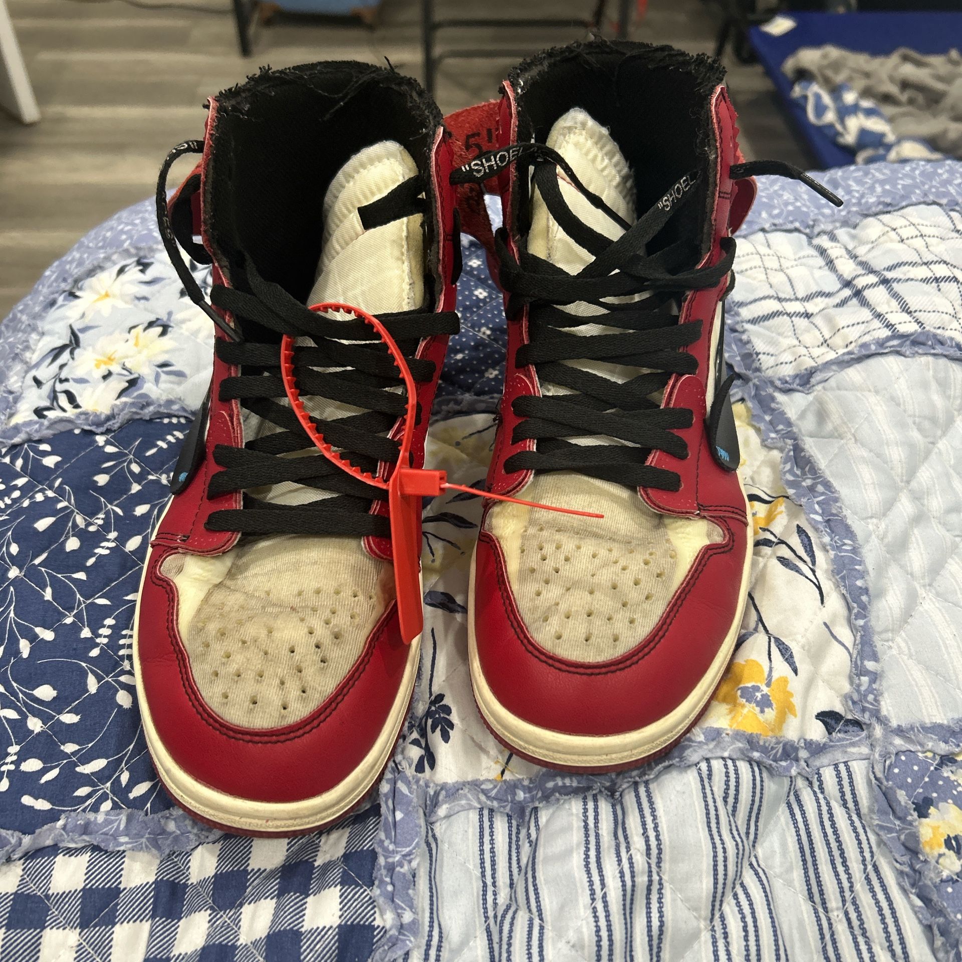 Off white chicago 1s used no box