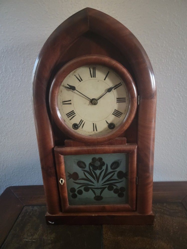 Brewster & Ingraham Beehive Shelf Clock