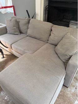 Gray Sectional Couch with Chaise – Comfortable & Versatile