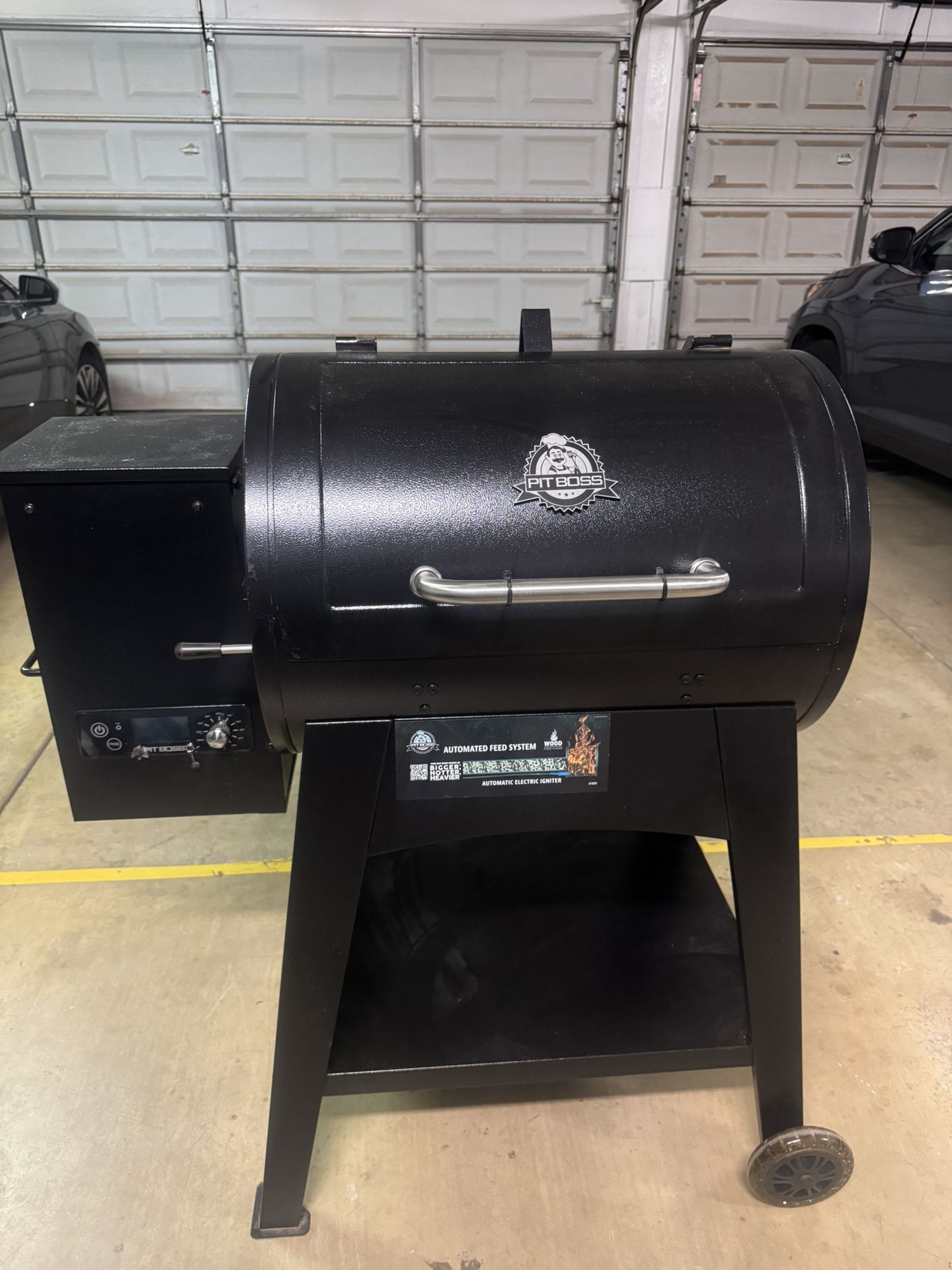 PITBOSS 700FB1 WOOD PELLET GRILL AND SMOKER