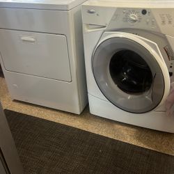 Washer And dryer Whirlpool 
