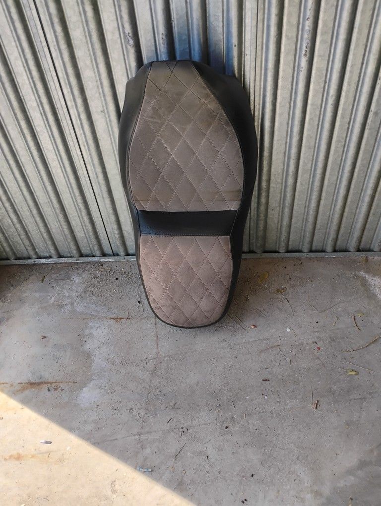 Custom Harley Touring Seat