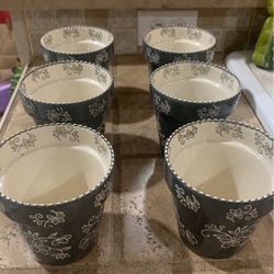 6 Beautiful Matching Ceramic Planter Pots