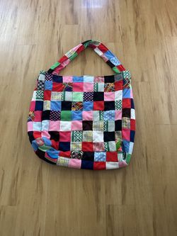 Gigantic bag ((maybe clown bag 🤷)