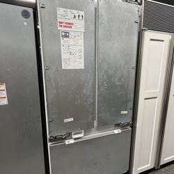 Bosch Panel Ready Built In 36” French Door Refrigerator Benchmark Series