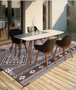 Outdoor 9 x 12 reversible Rug