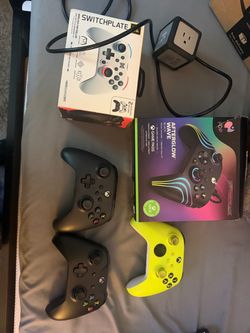 Gaming Controller lot/ goodies