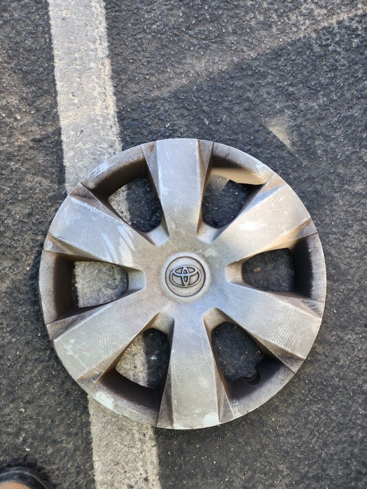 Toyota Camry Hubcaps