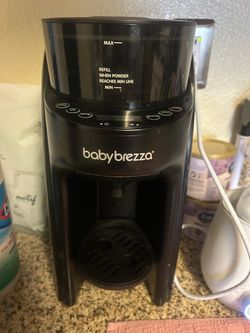 Baby Breeza Formula Dispenser
