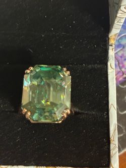 Anillo diamante corte esmeralda. 925 plata rosado.