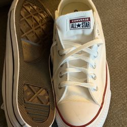 Converse Chuck Taylor All Star Low Top – Men’s 11.5 (Brand New)