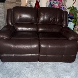  Loveseat 