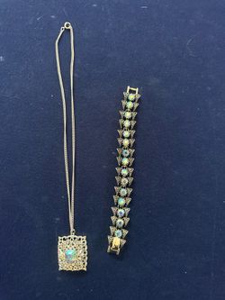 Vintage Costume jewelry Aquamarine opal color gems & silver tone - necklace & bracelet set - NICE
