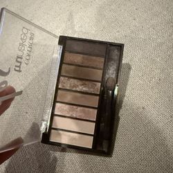 CoverGirl trunaked nudes eyeshadow palette