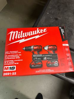 Milwaukee drill set