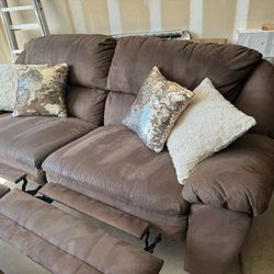 Living Room Set recliner 8ft - And Ottoman 🚚