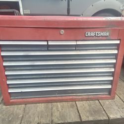 Sturdy Metal Craftsman Toolbox, 26" Long, 12" Wide, 19" Tall, Works great. $40.00.