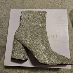 MADDEN GIRL Womens Silver Rhinestone Cody-r Pointed Toe Flare Zip-Up Boots Size 8 - $40