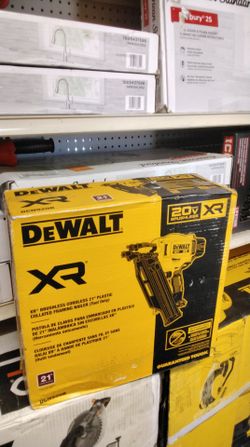 DEWALT 20V MAX XR BRUSHLESS CORDLEES 21° PLASTIC COLLATED FRAMING NAILER (TOOL ONLY)