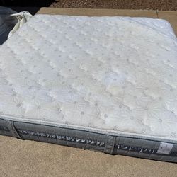 Serta King Mattress