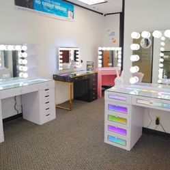 New Luxury Smart Make Up Vanities 
