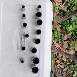 Assorted 1/2" sockets