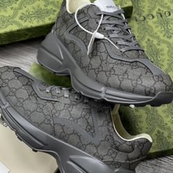 Black Gucci Any Size,color