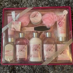 Christmas Cherry Blossom  11pc Deluxe Bath Set New