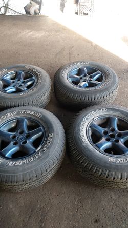 Jeep liberty Set of 15 " rims with tire
