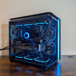 RTX 5070 Ti // Ryzen 7 9800X3D // 32GB DDR5 // 2TB Gen4 NVMe // WiFi 7
