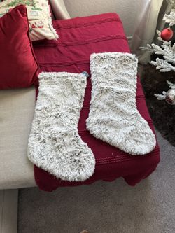 2 Stockings 