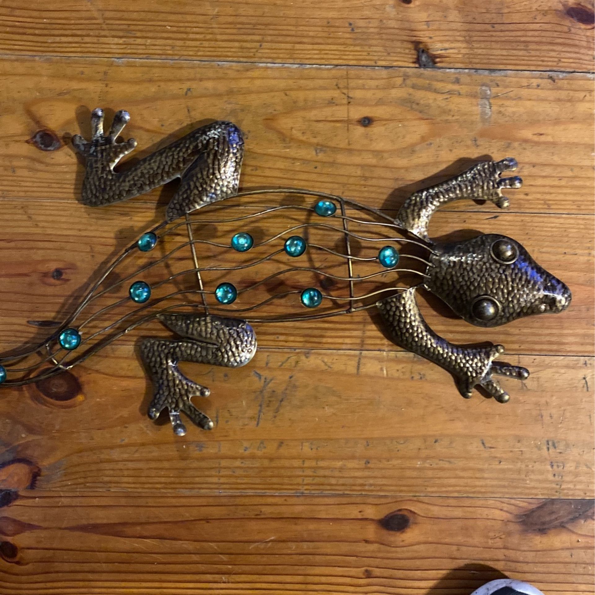 Metal Picture Of Lizard With Jewels