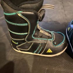 K2 Kids Snowboard Boots Size 1 