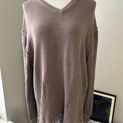Woman’s V Neck Fringe Sweater 