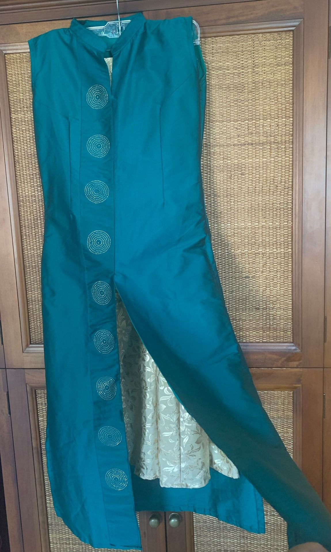 Blue Green Long Indian KURTA DRESS + gold print skirt. Silk Look. Chest: 35-36”