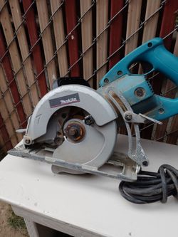 Makita wormdrive skilsaw.