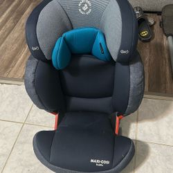 CAR SEAT