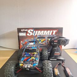 TRAXXAS 1/16 SUMMIT R/C TOY